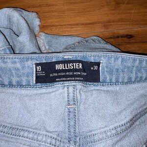 Hollister Men's Relaxed Fit Jeans in Light Blue
